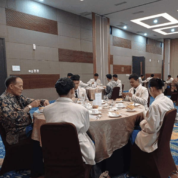 Foto Table Manner